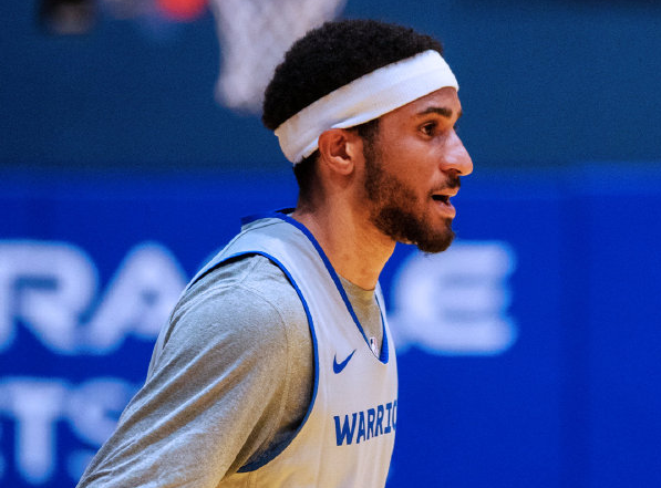 包含欧篮联倒计时，山东泰山赛后官宣签约，细节引发关注，赛场秩序良好，赛程密集仍需轮换的词条