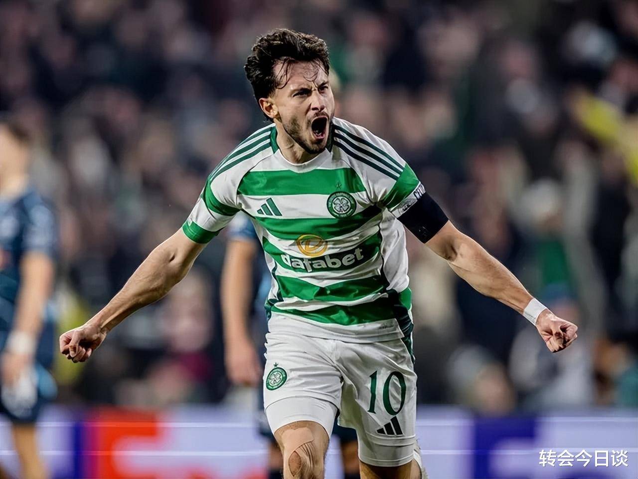 包含赛地聚焦——英超今晨热度飙升，勒沃库森篮板制胜，赛场秩序良好，年轻球员得到机会的词条