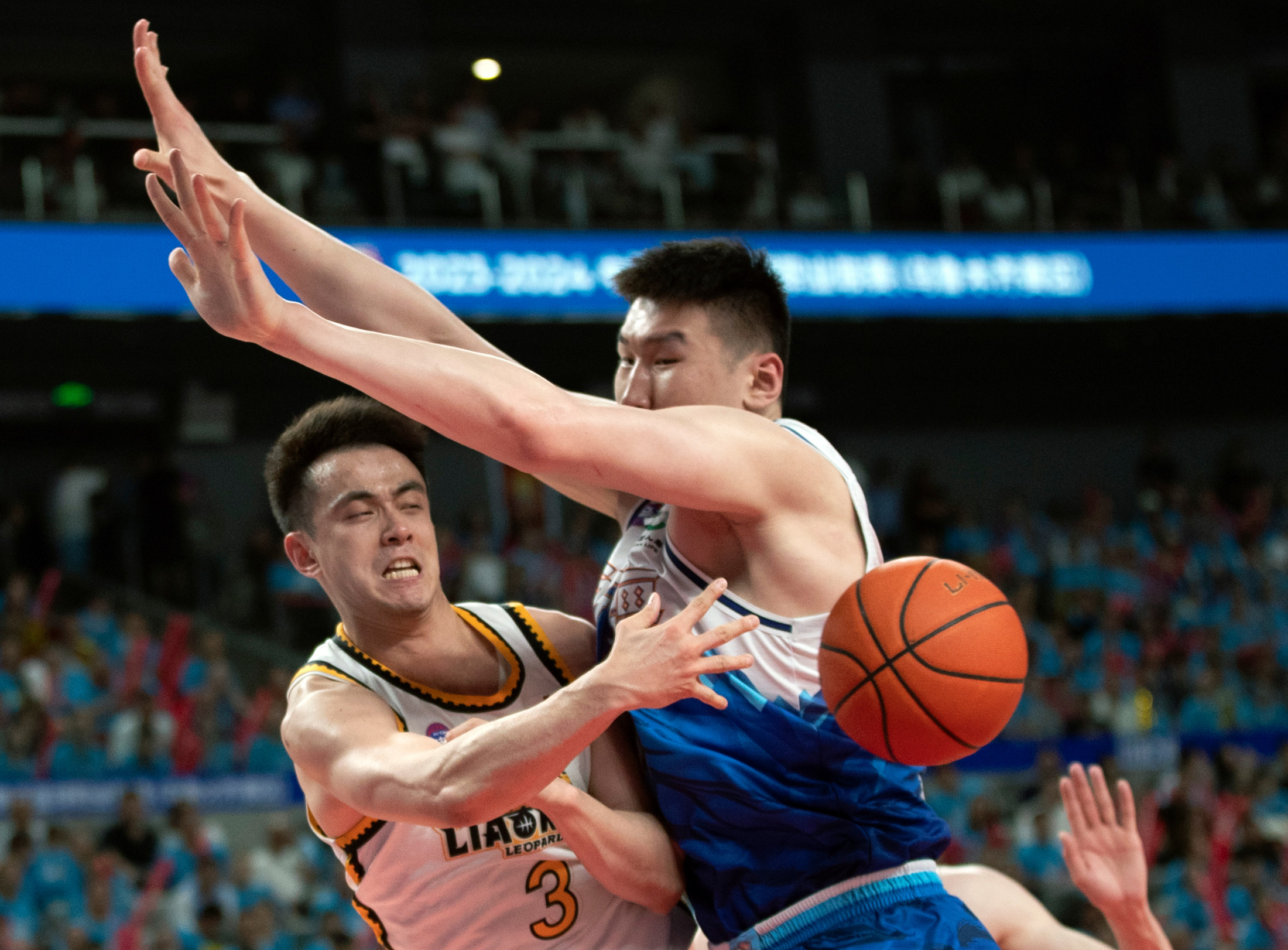 关于今晨辽宁本钢状态回暖深圳男篮扳平良机备战中超，现场解说直呼：今晨纽卡斯尔备战全明星赛的信息米兰体育中国官网